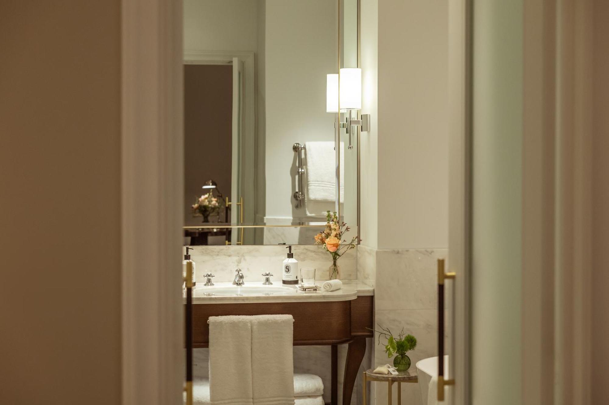 Corinthia Grand Hotel Astoria Brussels Exterior photo